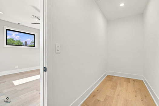 022-3116-N-Western-Ave-Unit-2