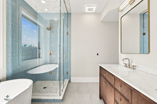 024-3116-N-Western-Ave-Unit-2