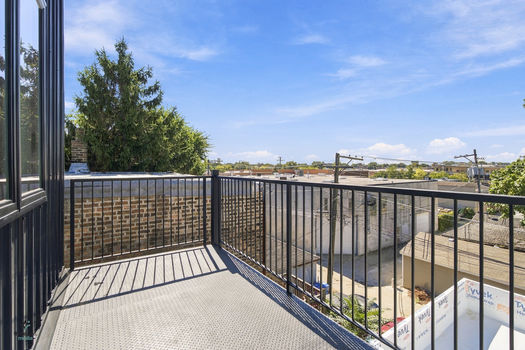 030-3116-N-Western-Ave-Unit-2