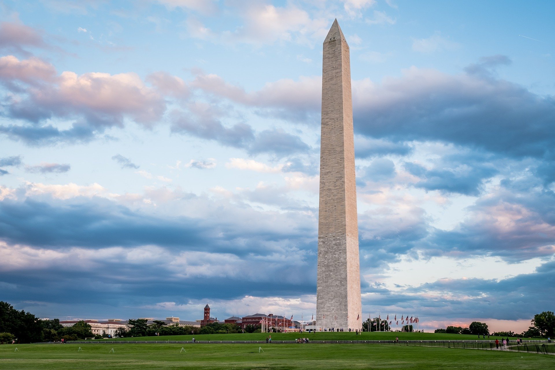 The Washington Monument against a beautiful blue sky