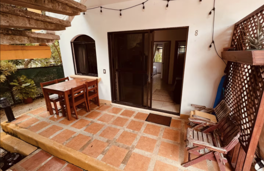 TP porch 8