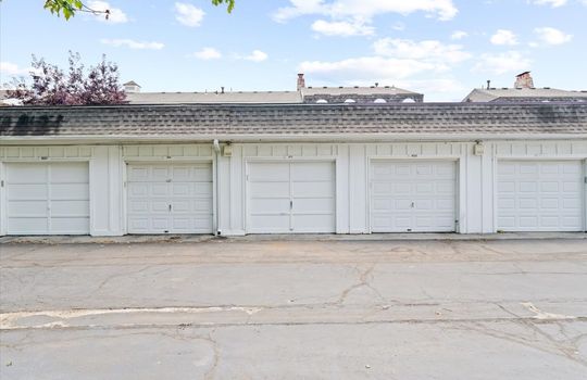 25-9519 Perry Ln-26