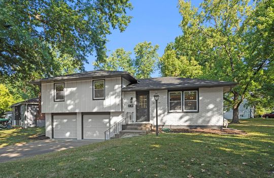 02-8416 E 97 Terrace