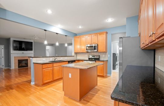 10-9324 Kenton St-10