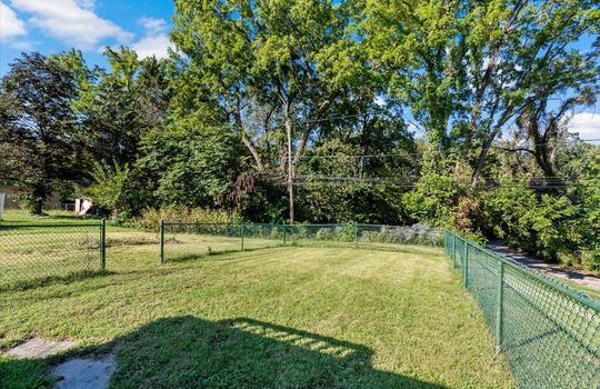 16-1900 Ewing Ave-16