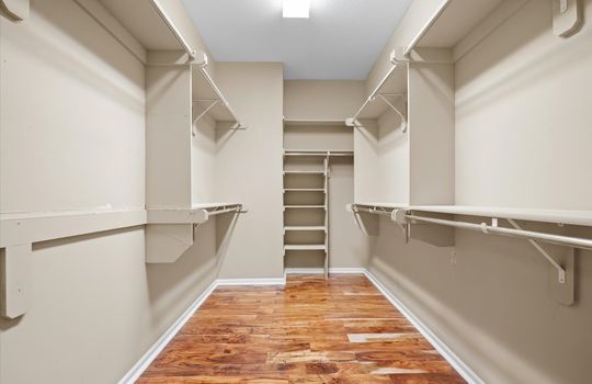 20-9324 Kenton St-20