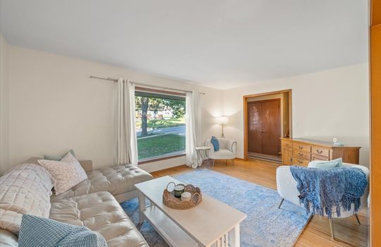 06-10439 Indiana Ave-3