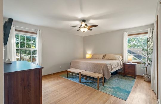 24-10439 Indiana Ave-19