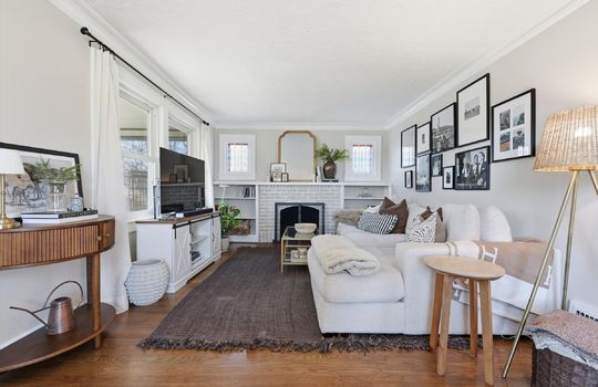 02-646 E 61 Terrace (1)