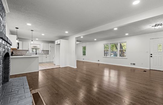 08-619 E 109th Terrace