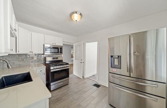 10-Project 1410 W College St-11