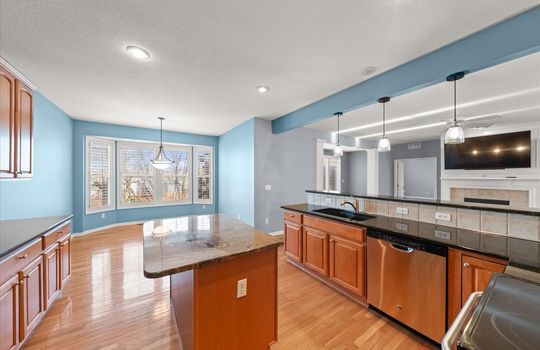 11-9324 Kenton St-11