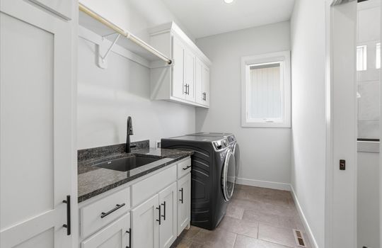 23-17321 Bradshaw St-12