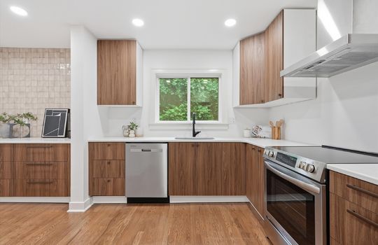 11-4932 Troostwood Rd