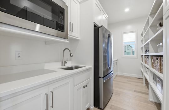 14-15845 Fontana St