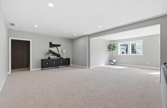 39-15845 Fontana St