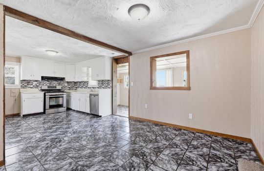 011-613 E Kansas Ave