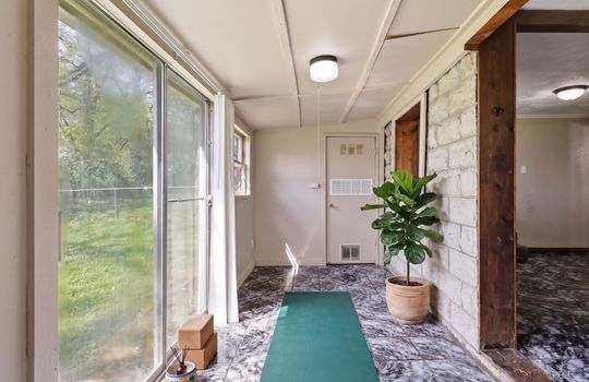 023-613 E Kansas Ave