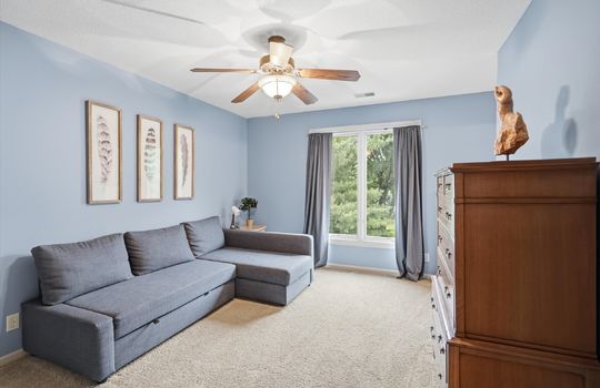 037-9605 W 150th St