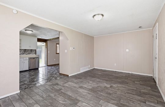 09-613 E Kansas Ave