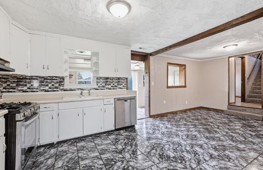 15-613 E Kansas Ave