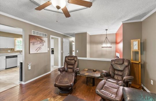 004-6493 N Delta Ave-4