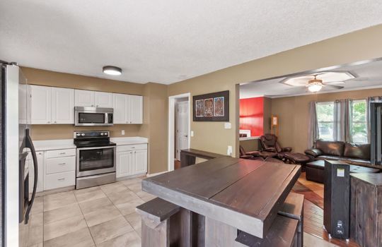 07-6493 N Delta Ave-26