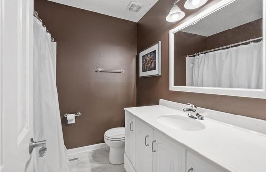 12-6493 N Delta Ave-10