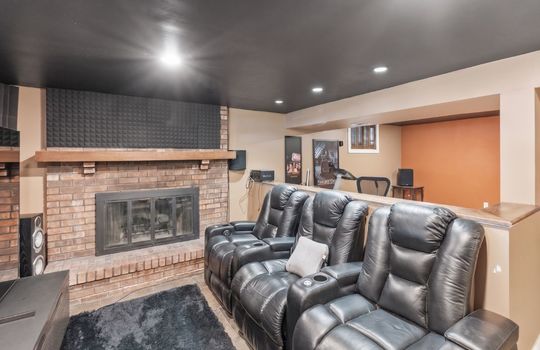 20-6493 N Delta Ave-26