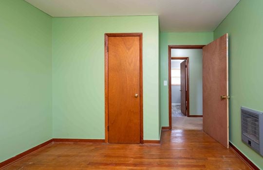 bedroom, closet, doorway