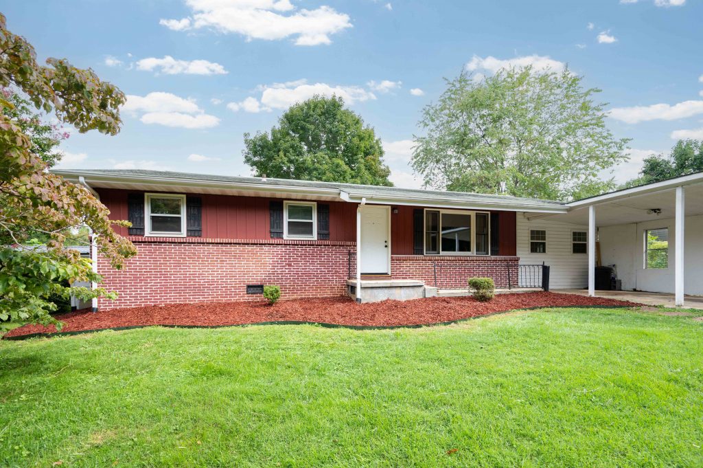 104 Lynn Lane Johnson City Real Estate For Sale Red Door Agency