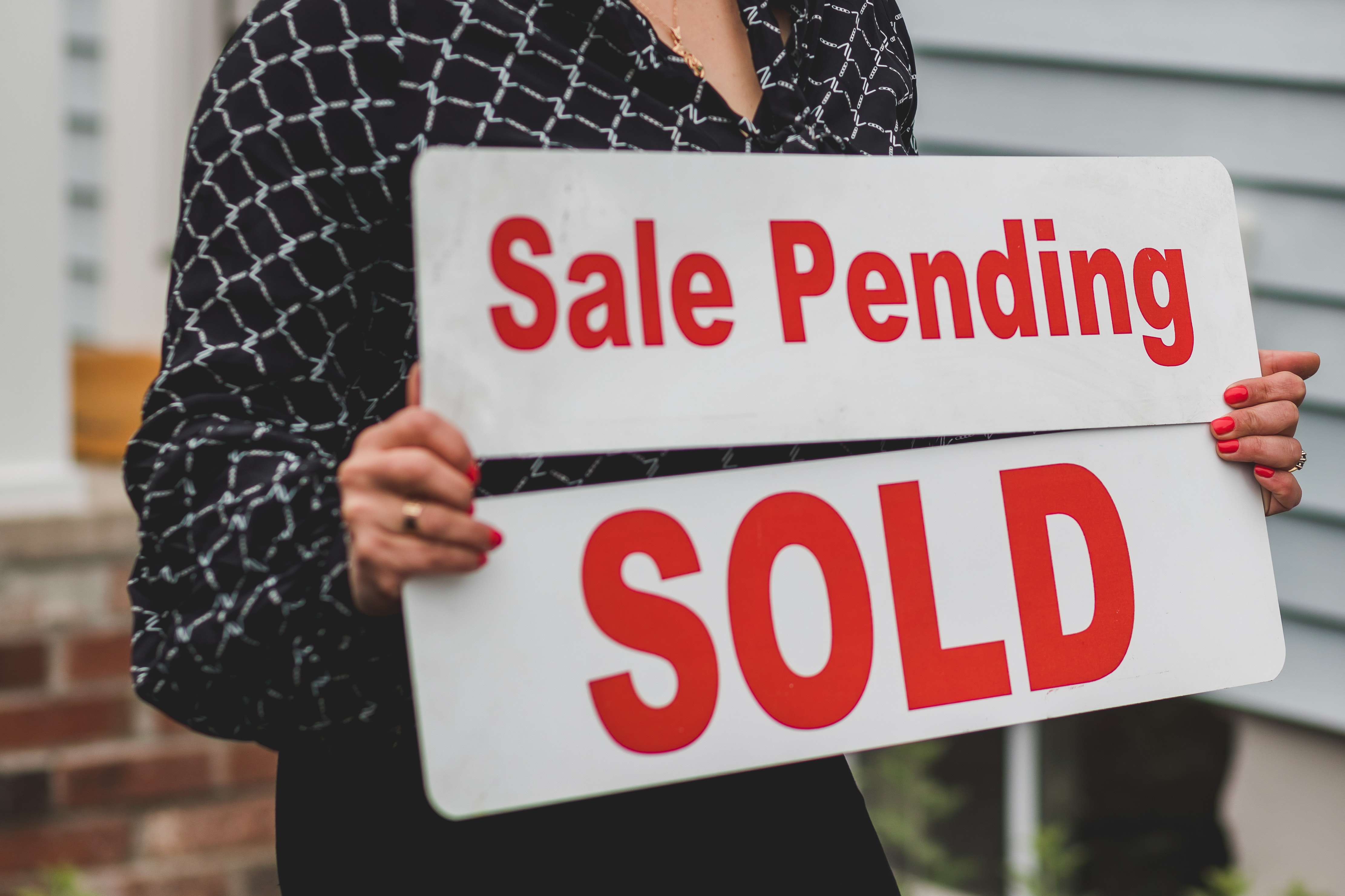 sign, real estate market, sale pending, sold