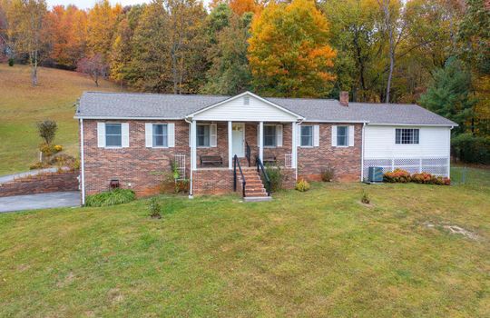 ranch home, front porch, brick, vinyl siding