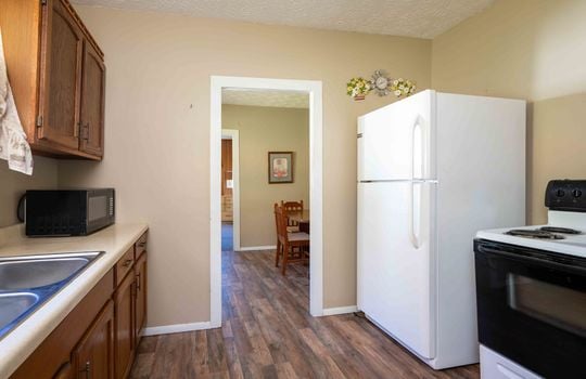 Kitchen, Refrigerator, Doorway