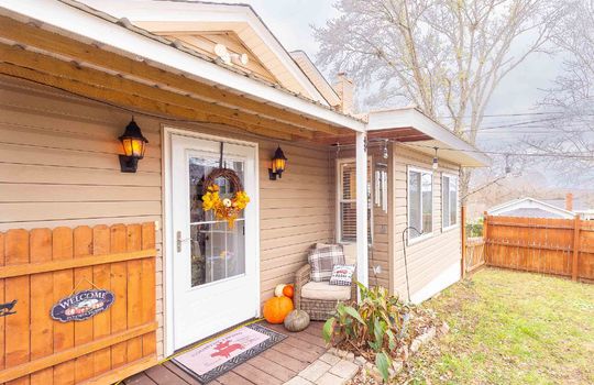 Back Door, Fence, Windows, Covered Porch, Vinyl Siding, Cottage, Yard