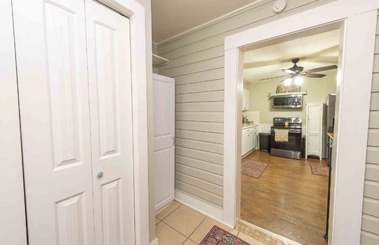 Hallway, Doorway, Kitchen
