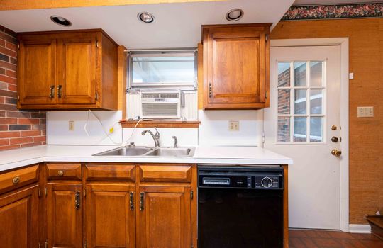 Kitchen Cabinets, Sink, Dishwasher