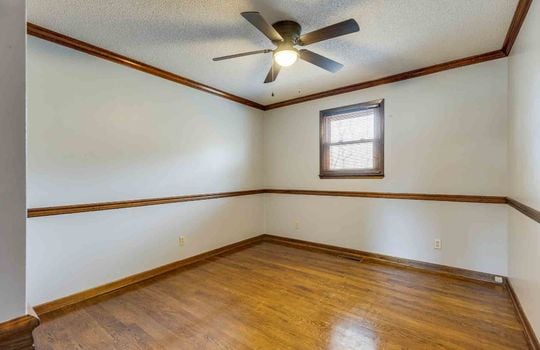 bedroom, hardwood flooring, ceiling fan