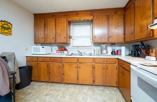 112 Monterey - Kitchen, Cabinets, Counter, Sink, range