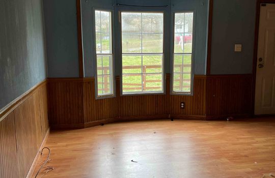bay window, wainscoating, laminate flooring