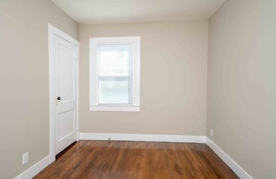 bedroom, hardwood flooring, closet