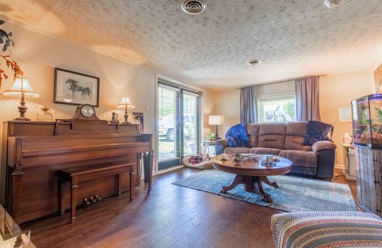living room, luxury vinyl flooring, windows