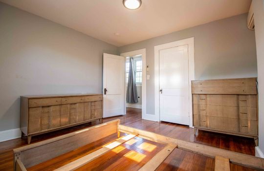 bedroom, closet, hardwood flooring