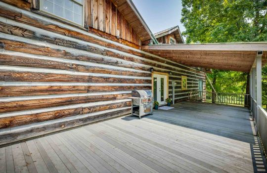 back deck, log cabin, covered deck