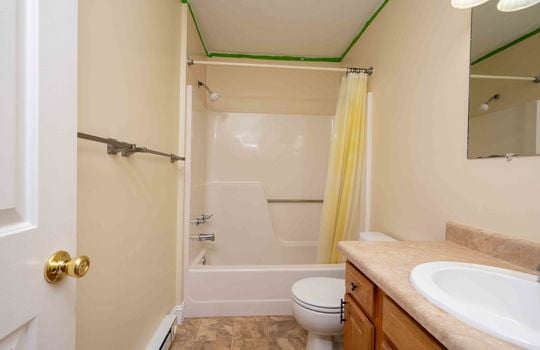 bathroom, sink, toilet, tub/shower