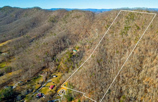 aerial view of 17.5 +/- wooded acres in Gate City, VA, property outline
