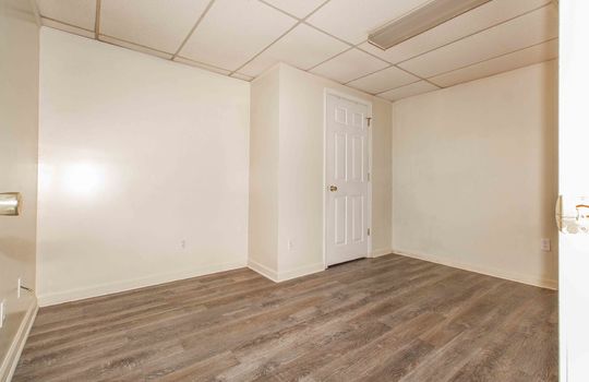 bedroom, unit1, laminate flooring, closet