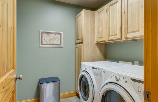 laundry room, cabinets