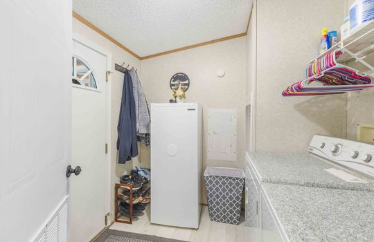 laundry area, mud room, exterior entry