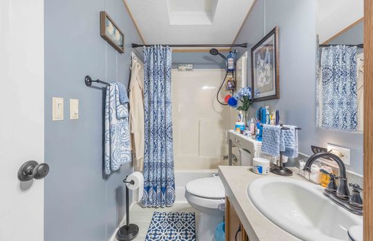 bathroom, sink, toilet, tub/shower